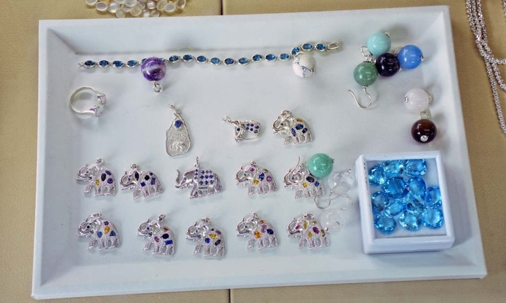 Discover Meetiyagoda’s Moonstone Mine, Unveiling Sri Lanka’s Gemstone Treasure