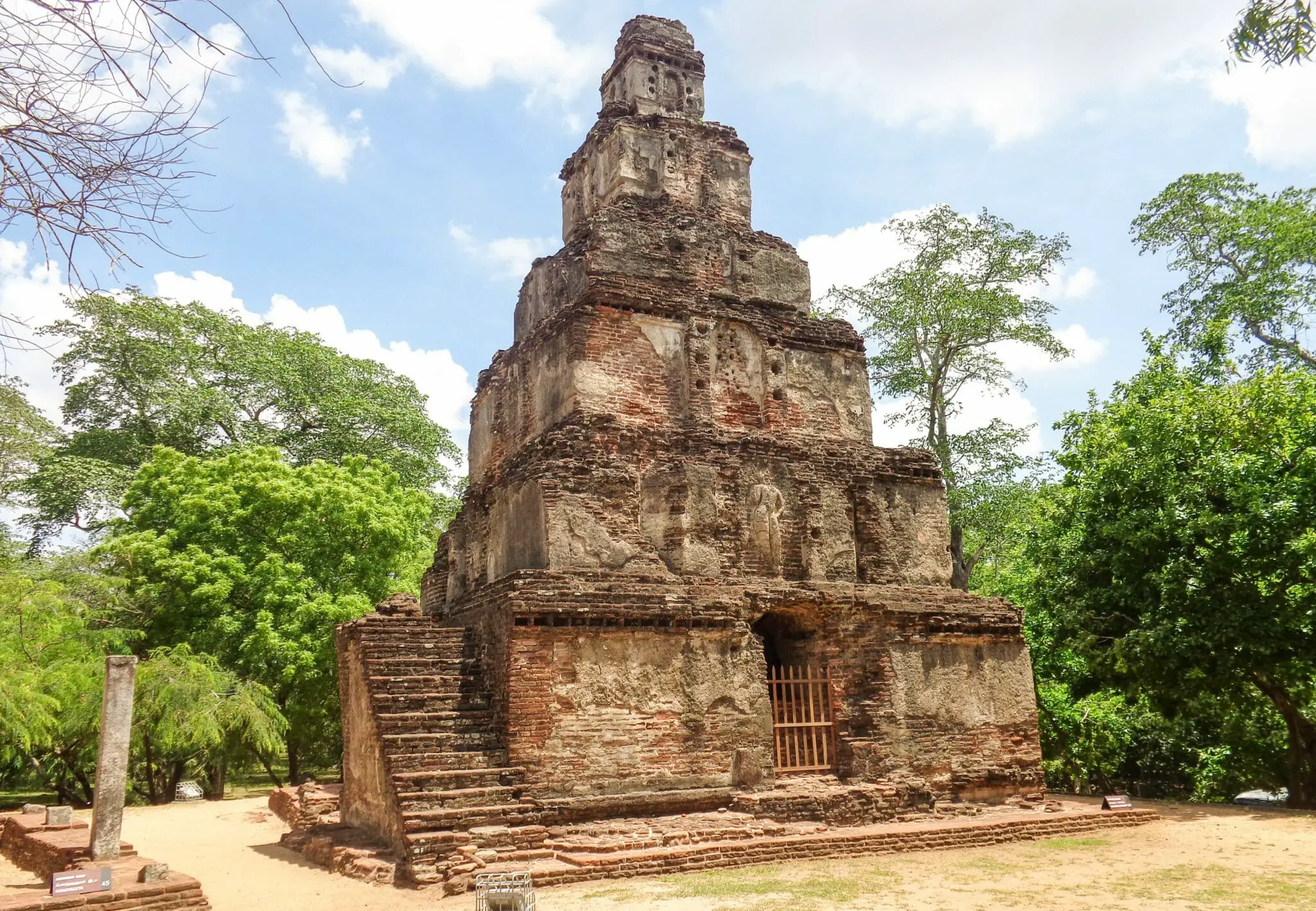 Sathmahal Prasada, Polonnaruwa