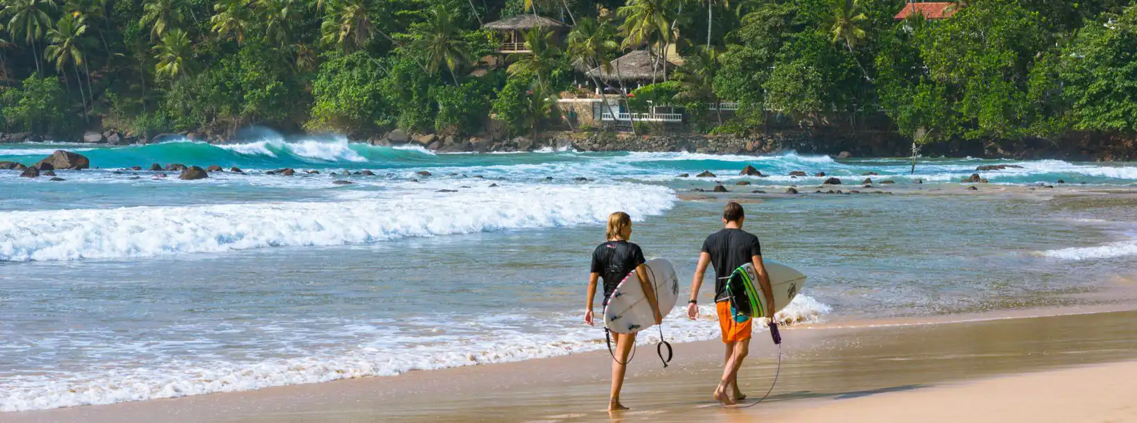 Surfing and beach tours in Arugambay Sri Lanka