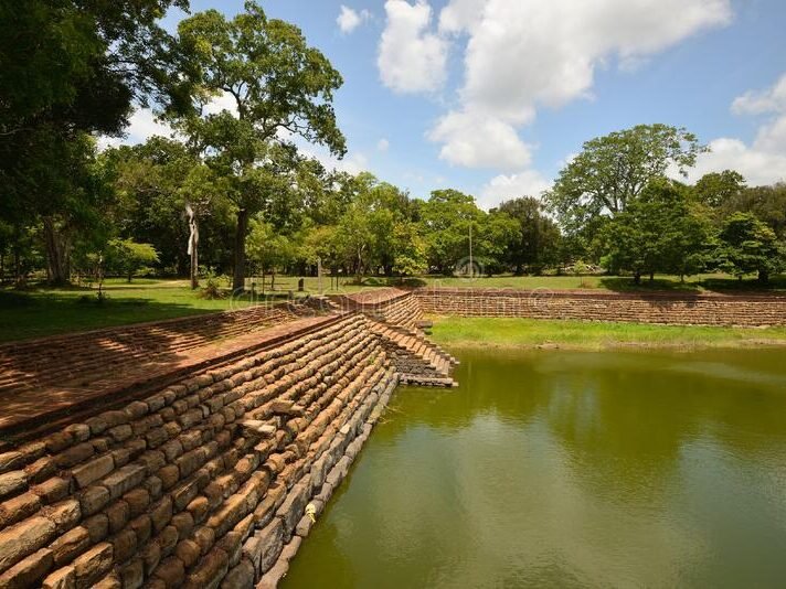 Elephant Pond (Eth Pokuna), Anuradhapura